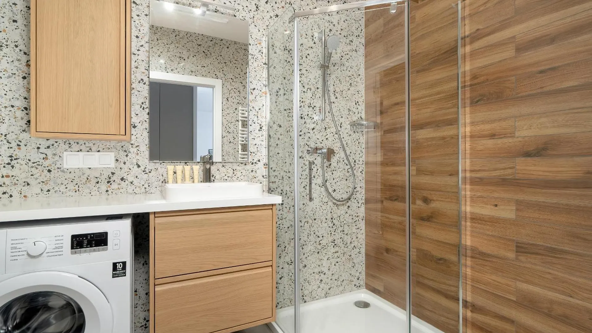 Nowoczesny Apartament Z Parkingiem I Klimatyzacja W Poznaniu By Noclegi Renters 0*, Poznan Poland