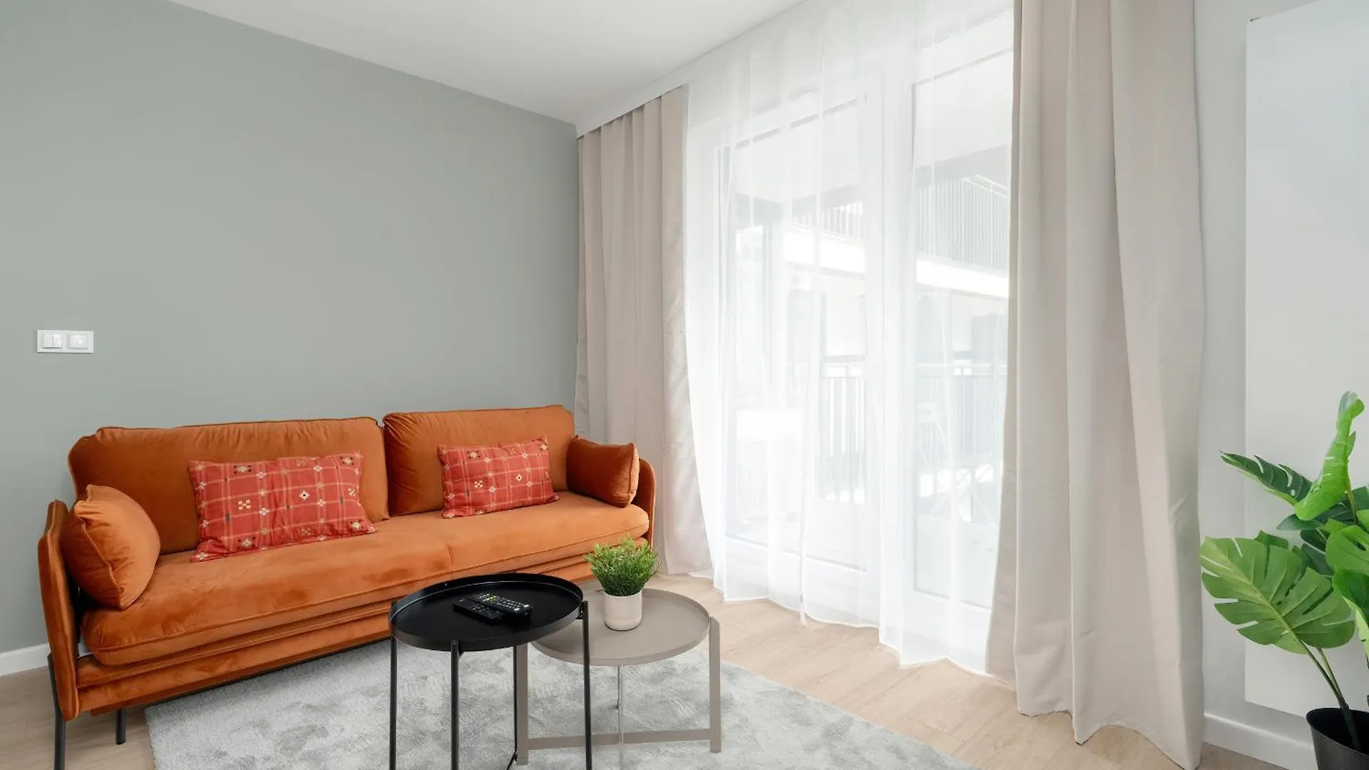 Apartment Nowoczesny Apartament Z Parkingiem I Klimatyzacja W Poznaniu By Noclegi Renters Poland